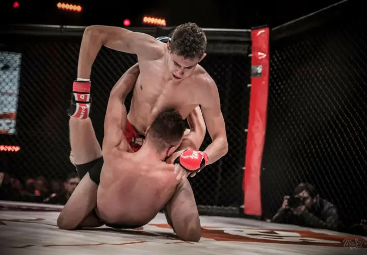Waga musza: Limity wagowe (50-56,7 kg) w boksie i MMA