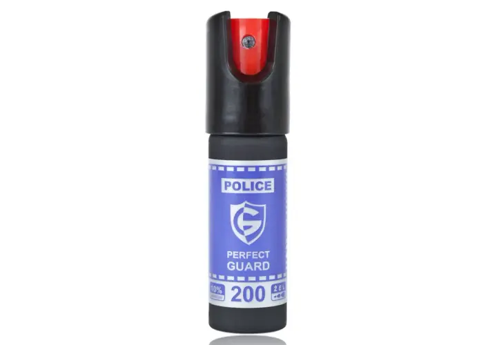 Gaz pieprzowy Perfect Guard z napisem POLICE na niebieskiej etykiecie.