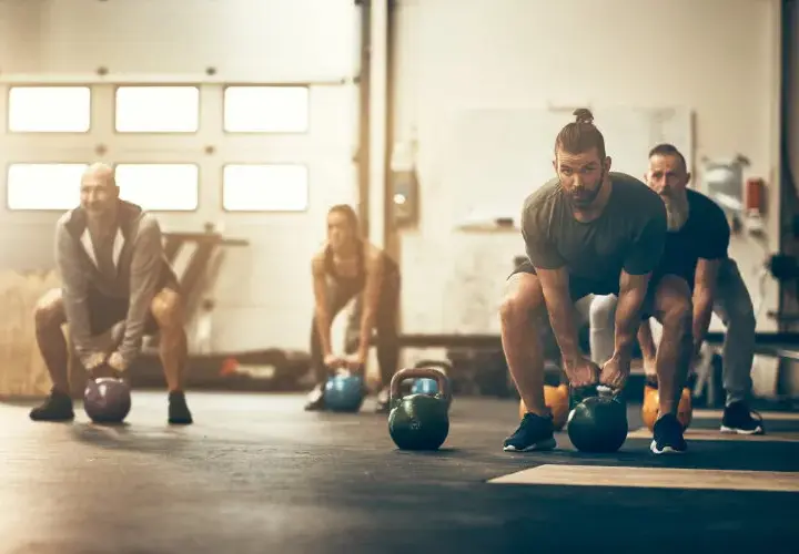 CrossFit w domu dla początkujących: Jak trenować bezpiecznie i efektywnie?