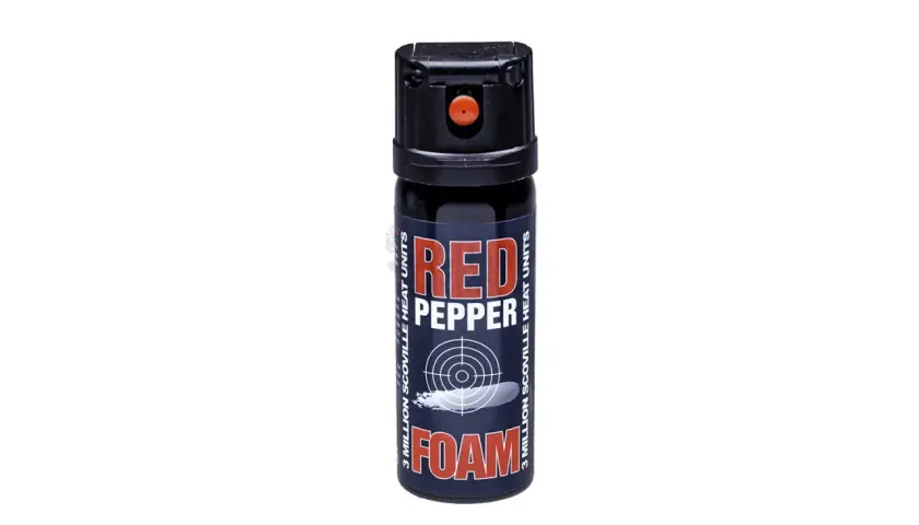 Puszka gazu pieprzowego Red Pepper Foam z czarną nakładką i czerwonym przyciskiem.