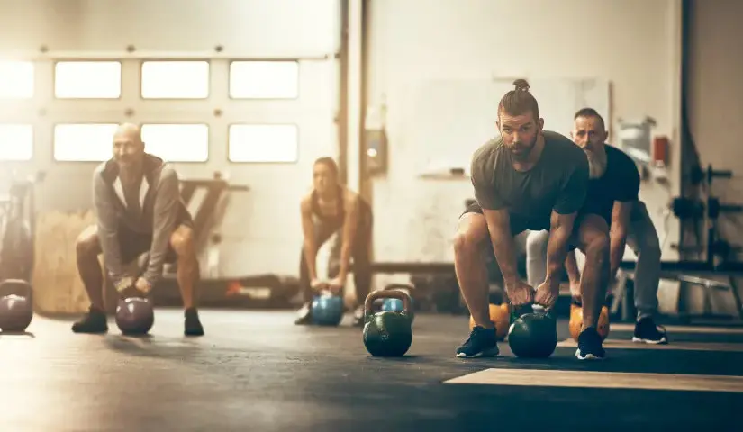 CrossFit w domu dla początkujących: Jak trenować bezpiecznie i efektywnie?