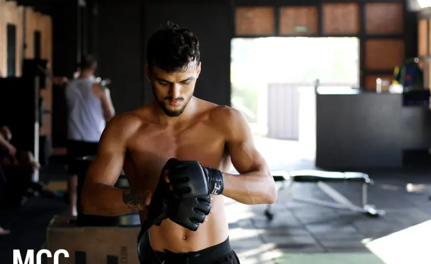 MMA na czym polega? Poznaj zasady i rozpocznij przygodę!