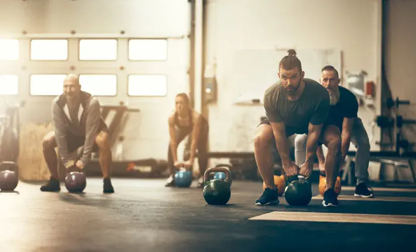 CrossFit w domu dla początkujących: Jak trenować bezpiecznie i efektywnie?