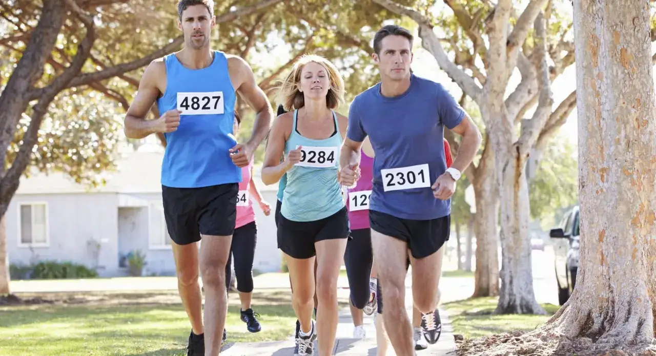 Por&oacute;wnanie dystans&oacute;w biegu maraton p&oacute;łmaraton 10k