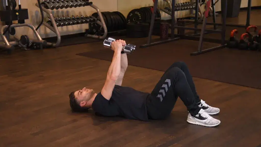 Ćwiczenia na klatkę piersiową i triceps